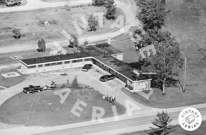 Alger Motel (Old Alger Motel) - 1982 Aerial